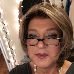 Meet your Posher, Claire